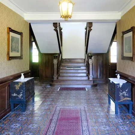 Sleeps 10 펜션