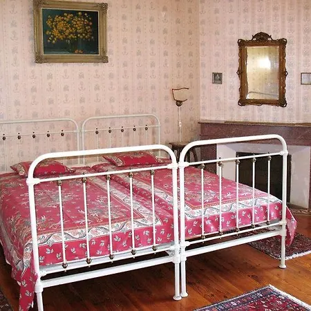 Sleeps 10 * Hontanx