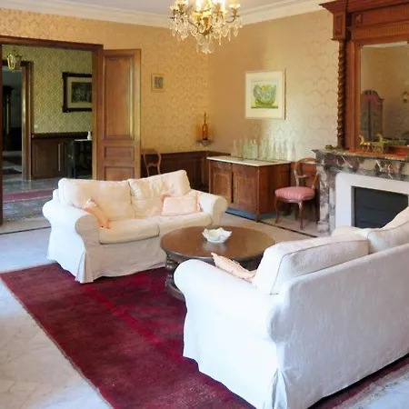 Sleeps 10 Hontanx