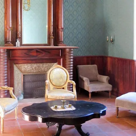 Sleeps 10 * Hontanx